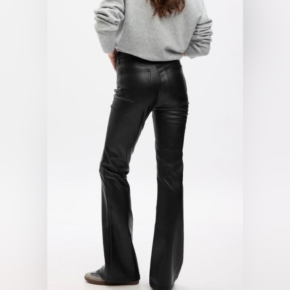 Gap 70s FLARE HIGH RISE
Faux leather